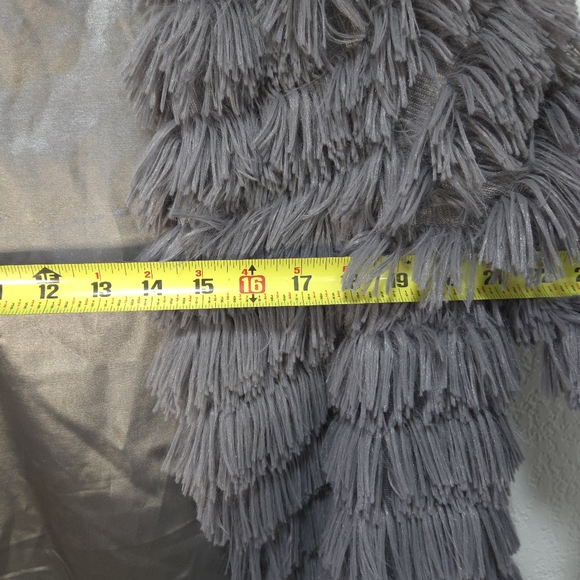 Fantastic Fawn Shaggy Small Gray Faux Fur Jacket Full Tassels Long Sleeves - Picture 12 of 15